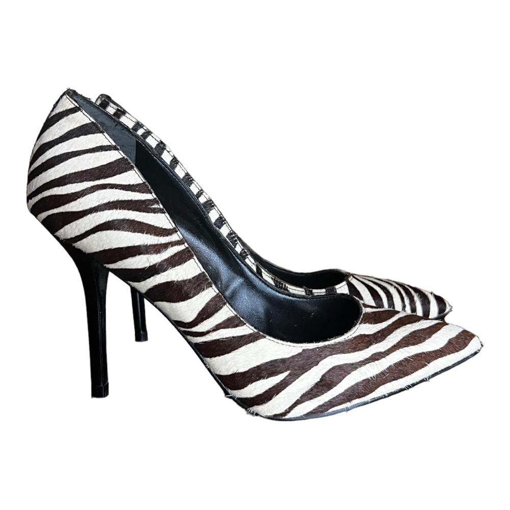 Guess zebra pumps 6.5 B13